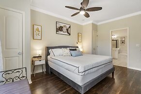 Kings Hideaway - Near DT!