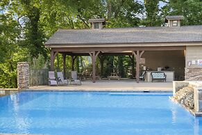 New Lakeview Penthouse - Amenities Galore!