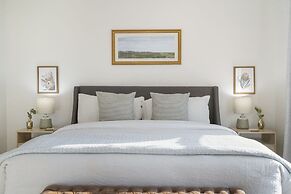 New Lakeview Penthouse - Amenities Galore!