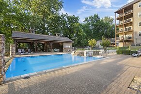 New Lakeview Penthouse - Amenities Galore!