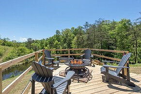 Pet Friendly Cabin Hot Tub, Games & Fishing Pond