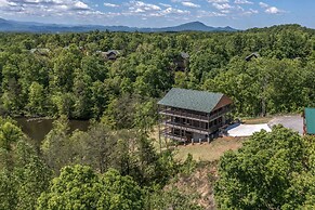 Pet Friendly Cabin Hot Tub, Games & Fishing Pond