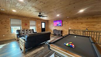 Pet Friendly Cabin Hot Tub, Games & Fishing Pond