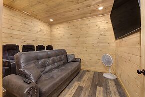 Pet Friendly Cabin Hot Tub, Games & Fishing Pond