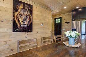 Pet Friendly Cabin Hot Tub, Games & Fishing Pond