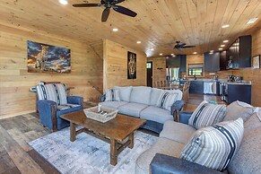 Pet Friendly Cabin Hot Tub, Games & Fishing Pond