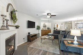 Lakefront Paradise at the Pointe