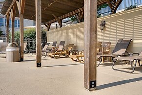 Lakefront Paradise at the Pointe