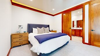 Obsidian Dreaming - On the Sierra Star Golf Course