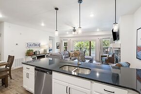 New Lakeside Haven - Picturesque