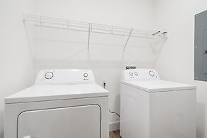 New Lakeside Haven - Picturesque