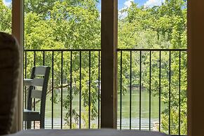 New Lakeside Haven - Picturesque