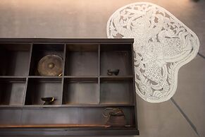 GLOW PARK HOTEL Grand Royal Palace