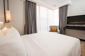 GLOW PARK HOTEL Grand Royal Palace