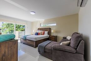 Koyari Modern Condos 3 w Private Roof Deck