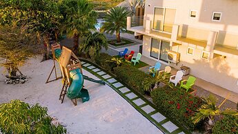 Koyari Modern Condos 3 w Private Roof Deck