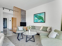 Sanders Olive - Cozy 2-bdr Apt With Shared Pool