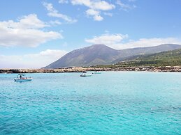 Sanders Olive - Cozy 1-bdr Apt With Shared Pool