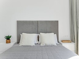 Sanders Olive - Cute 2-bdr Apt With Shared Pool