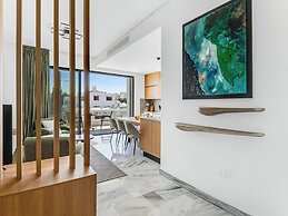 Sanders Olive - Chic 3-bdr Apt With Shared Pool