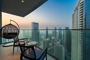 Maison Privee - Ultra Chic High-Floor Apt w/ Direct Burj Khalifa & Fou