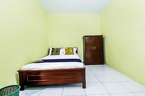 OYO Life 91606 Nadin Guest House Syariah