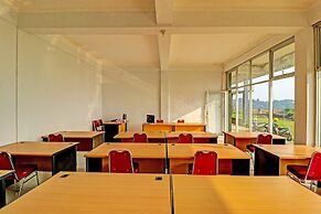 Capital O 91466 Hotel Neu Backpacker Tf Syariah (smk Tb)