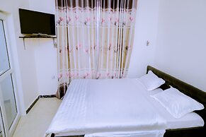 LAO TANGREN RESTAURANT & GUESTHOUSE