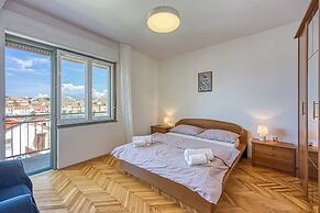 Enolabee Harbour View Apartment