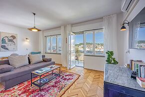 Enolabee Harbour View Apartment