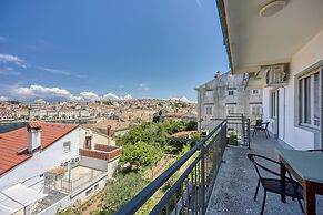 Enolabee Harbour View Apartment