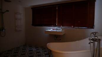 Jungle Moon Boutique Homestay