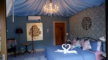 Jungle Moon Boutique Homestay