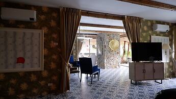 Jungle Moon Boutique Homestay