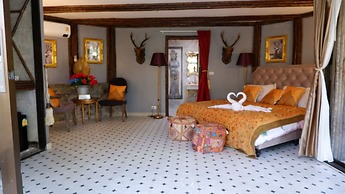 Jungle Moon Boutique Homestay