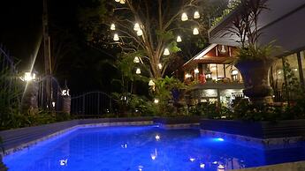 Jungle Moon Boutique Homestay