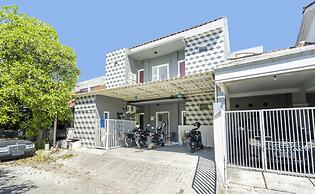 OYO Life 3782 Gunung Anyar