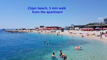 Luxury Modern apt w Garden, 3 min Walk to Beach