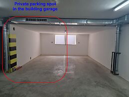 Luxury Modern apt w Garden, 3 min Walk to Beach