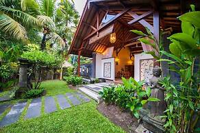Infinity Jungle View Aashaya Villa Ubud