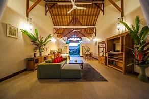 Infinity Jungle View Aashaya Villa Ubud