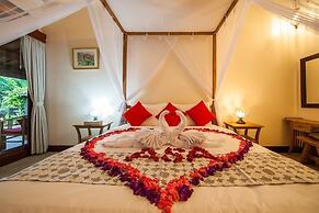 Infinity Jungle View Aashaya Villa Ubud