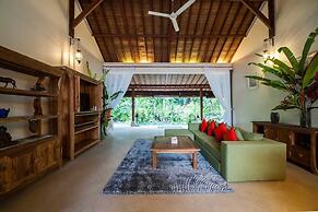 Infinity Jungle View Aashaya Villa Ubud