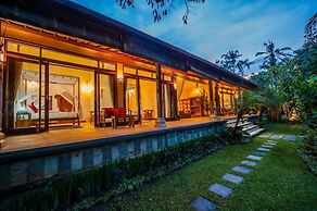 Infinity Jungle View Aashaya Villa Ubud