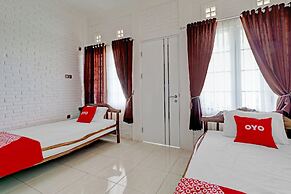 Super OYO Collection O 90617 Rumah Oma Opa Syariah