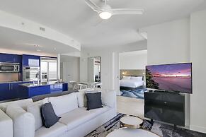 Sapphire Suite Beachfront, Gym + Pool!