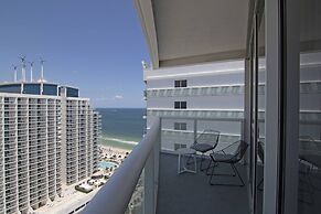 Sapphire Suite Beachfront, Gym + Pool!