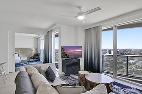 Sapphire Suite Beachfront, Gym + Pool!