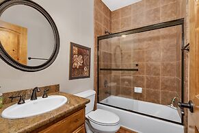 Timber Lodge - 5 Min to Shaver Lake!