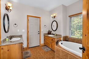 Timber Lodge - 5 Min to Shaver Lake!